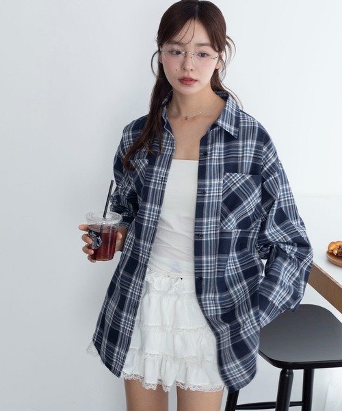WEGO(ウィゴー)の「WEGO/【26年春新作】2WAYオフショルシャツ(シャツ/ブラウス・レディース・ブラック/ネイビー・FREE)」の22枚目の写真