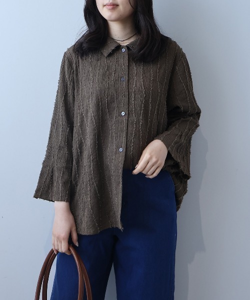 leswel(レスウェル)の「【L~5L 大きいサイズ】シャーリングジャガードニットシャツ(Tシャツ/カットソー・レディース・グリーン/ブラウン・L/LL/3L/4L/5L)」の2枚目の写真