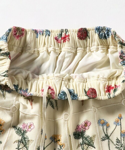 CITEN(シテン)の「<CITEN>ブロックフラワーシシュウイージーパンツ(その他パンツ・レディース・オフホワイト/ブラック/ライトブルー・M/S)」の17枚目の写真