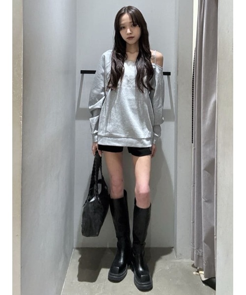 SLY(スライ)の「OFF SHOULDER LOGO TOPS オフショルダーロゴトップス 春服(ニット/セーター・レディース・ブラック/ライトブルー/杢グレー・FREE)」の21枚目の写真