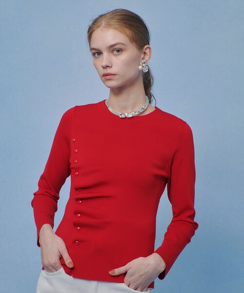 LOULOU WILLOUGHBY(ルルウィルビー)の「【LOULOU WILLOUGHBY】ドレープアシメプルオーバー(ニット/セーター・レディース・ブラック/オフホワイト/レッド・2)」の17枚目の写真