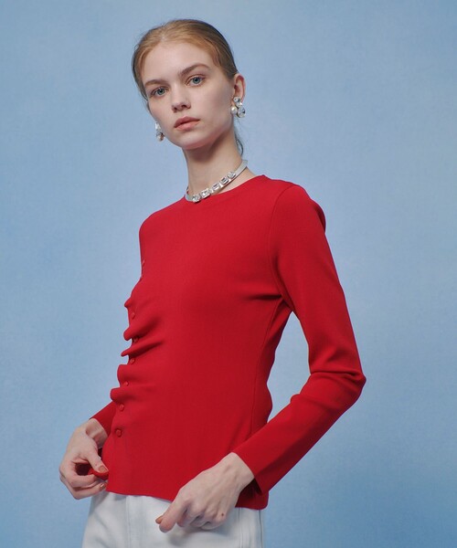LOULOU WILLOUGHBY(ルルウィルビー)の「【LOULOU WILLOUGHBY】ドレープアシメプルオーバー(ニット/セーター・レディース・ブラック/オフホワイト/レッド・2)」の18枚目の写真