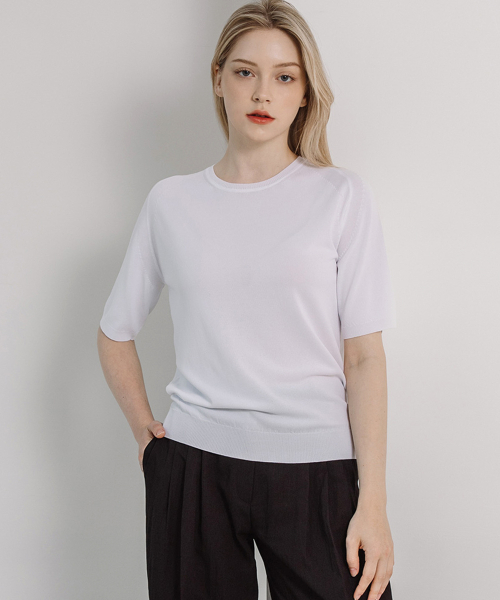 VASCARA（バスカラ）の「Essential Round Neck Half Sleeve Knitwear (7colors)（Tシャツ/カットソー・レディース・ブラック/カーキ/ライトベージュ/コーラル/ライトイエロー/ホワイト/ブラウン・FREE）」の8枚目の写真