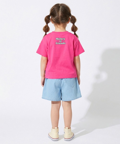 Disney(ディズニー)の「ディズニー 手描き風ロゴ キャラクターワッペンTシャツ 1334K(Tシャツ/カットソー・キッズ・その他9/その他12/ブラック×レッド/ホワイト×ブルー/ダークブラウン系9/その他26/ブラウン系9/その他13・80cm/90cm/100cm/110cm/120cm/130cm/140cm)」の16枚目の写真