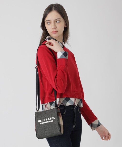 BLUE LABEL CRESTBRIDGE（ブルーレーベルクレストブリッジ）の「ロゴプリントミニショルダー（ショルダーバッグ・レディース・ブラック/オフホワイト・FREE）」の4枚目の写真