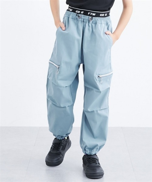 QUNTSTYLE（キュントスタイル）の「ソフトツイルロゴゴムカーゴパンツ（カーゴパンツ・キッズ・ブラック/カーキ/ブルーグレー/ラベンダー・120/130/140/150/160）」の3枚目の写真