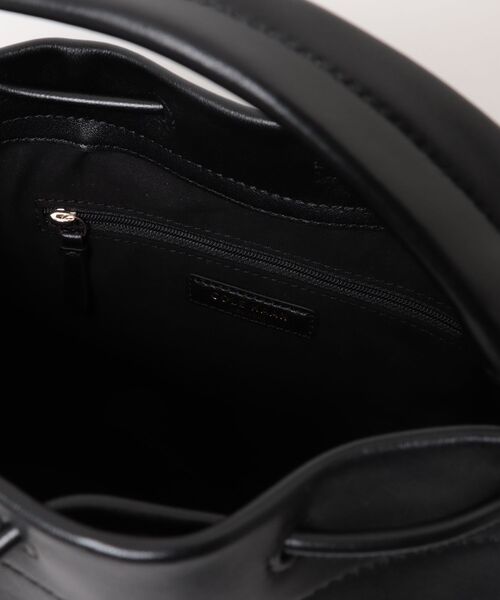 COLE HAAN(コールハーン)の「イザベラ ショルダー バッグ womens(ショルダーバッグ・レディース・ブラック・OSFA)」の9枚目の写真