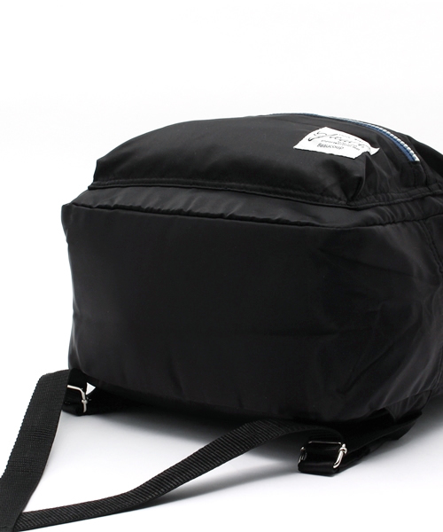 LuuNa(ルーナ)の「カラフル ナイロン ファスナー 配色 リュック バックパック デイパック(バックパック/リュック・レディース・ブラック/ネイビー/ホワイト/ピンク/レッド・FREE)」の12枚目の写真