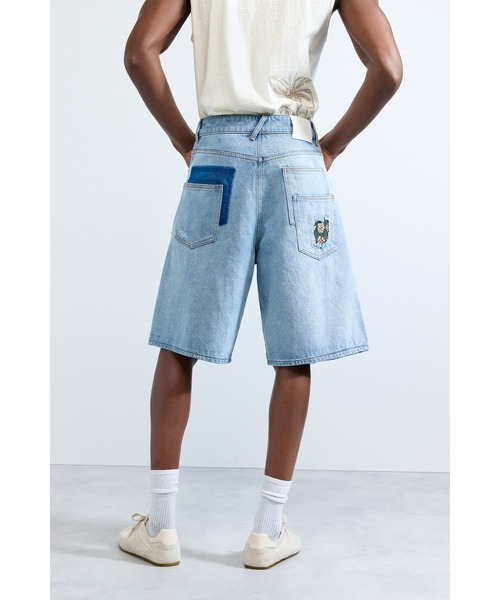 Desigual（デシグアル）の「マップ パッチプリント デニム バミューダ（デニムパンツ・メンズ・ブルー・L/M/S/XS/XXL/XL）」の2枚目の写真
