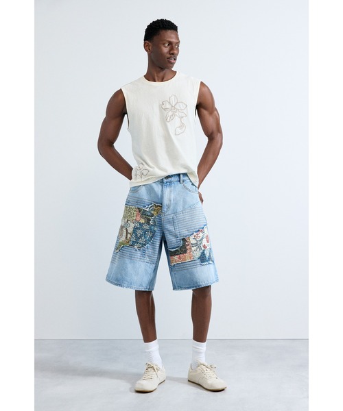 Desigual（デシグアル）の「マップ パッチプリント デニム バミューダ（デニムパンツ・メンズ・ブルー・L/M/S/XS/XXL/XL）」の3枚目の写真