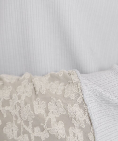 ITS'DEMO（イッツデモ）の「【手洗い可】袖シアー切替トップス（Tシャツ/カットソー・レディース・オフホワイト/ライトグレー/ブラック・00）」の7枚目の写真