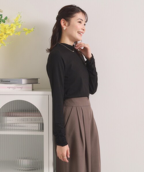 ITS'DEMO（イッツデモ）の「【手洗い可】袖シアー切替トップス（Tシャツ/カットソー・レディース・オフホワイト/ライトグレー/ブラック・00）」の10枚目の写真