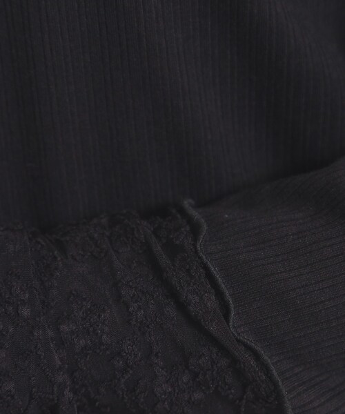 ITS'DEMO（イッツデモ）の「【手洗い可】袖シアー切替トップス（Tシャツ/カットソー・レディース・オフホワイト/ライトグレー/ブラック・00）」の11枚目の写真