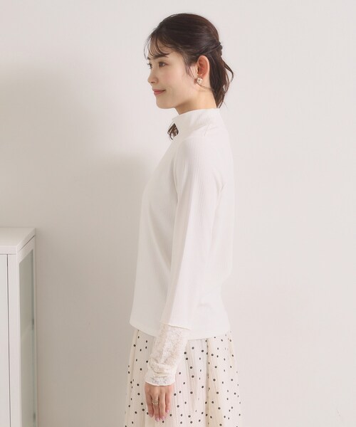 ITS'DEMO（イッツデモ）の「【手洗い可】袖シアー切替トップス（Tシャツ/カットソー・レディース・オフホワイト/ライトグレー/ブラック・00）」の17枚目の写真