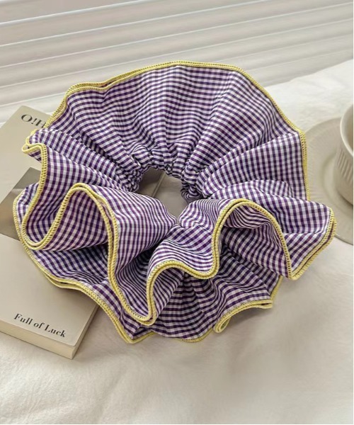 TONE SELECT GOODS(トーンセレクトグッズ)の「【urge select】ギンガムチェック バイカラーパイピング フリルシュシュ(シュシュ・レディース・ブラック/オレンジ/パープル/レッド/ピンク/ブルー・FREE)」の3枚目の写真