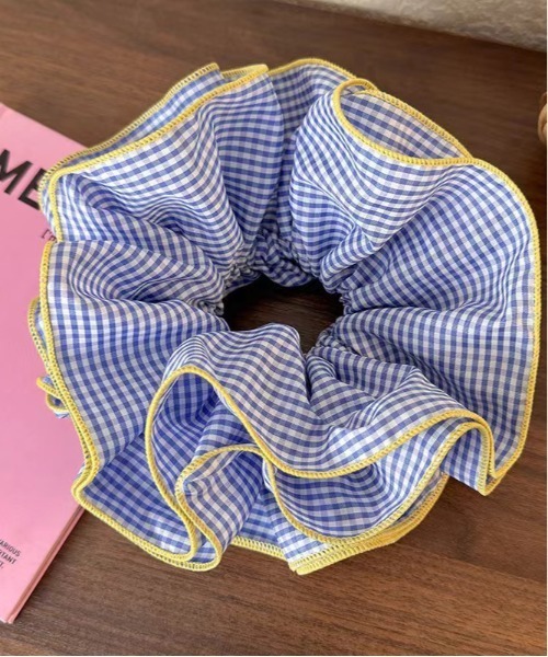 TONE SELECT GOODS(トーンセレクトグッズ)の「【urge select】ギンガムチェック バイカラーパイピング フリルシュシュ(シュシュ・レディース・ブラック/オレンジ/パープル/レッド/ピンク/ブルー・FREE)」の2枚目の写真