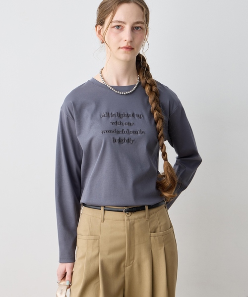 LE SOUK HOLIDAY(ルスークホリデー)の「シルケット刺しゅうロンT【接触冷感・綿100%】(Tシャツ/カットソー・レディース・チャコールグレー/オフホワイト/サックスブルー・M/L)」の10枚目の写真