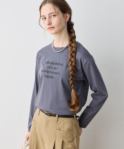 LE SOUK HOLIDAY(ルスークホリデー)の「シルケット刺しゅうロンT【接触冷感・綿100%】(Tシャツ/カットソー・レディース・チャコールグレー/オフホワイト/サックスブルー・M/L)」の11枚目の写真