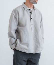 quadro（クオドロ）の「コットンラミー高密度ウェザーレギュラー裾ヒモプルオーバーシャツ（シャツ/ブラウス）」