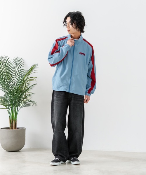 SAVIER(サビアー)の「【SAVIER/サビアー】【メンズライクやストリートな着こなしにぴったりのビッグシルエット】袖ウェーブライン 切り替え ナイロンジャケット ノームコア オーバーサイズ スタンドネック ユニセックス(ナイロンジャケット・メンズ・サックスブルー/ブラック・LARGE/MEDIUM)」の11枚目の写真