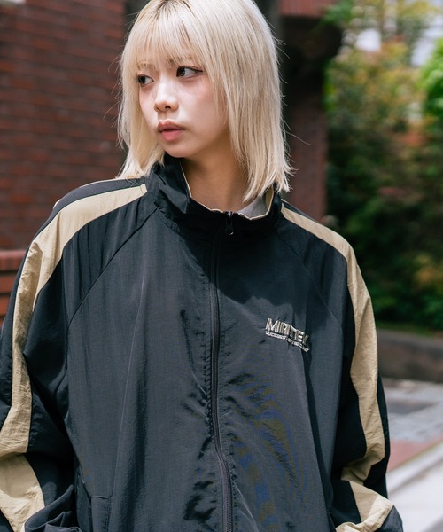 SAVIER(サビアー)の「【SAVIER/サビアー】【メンズライクやストリートな着こなしにぴったりのビッグシルエット】袖ウェーブライン 切り替え ナイロンジャケット ノームコア オーバーサイズ スタンドネック ユニセックス(ナイロンジャケット・メンズ・サックスブルー/ブラック・LARGE/MEDIUM)」の9枚目の写真