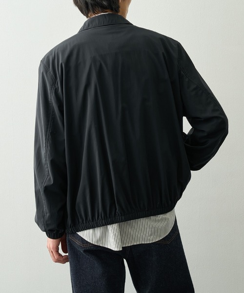 ATON(エイトン)の「【ATON/エイトン】MAT AIRLY NYLON FLIGHT JACKET(ブルゾン・メンズ・ブラック/カーキ・4/6)」の4枚目の写真