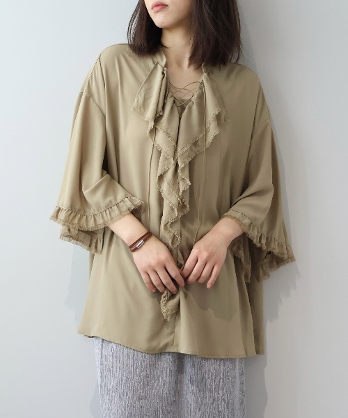 leswel(レスウェル)の「【M/L】フリンジフリルレースアップブラウス(シャツ/ブラウス・レディース・ベージュ/カーキ/チャコールグレー・M/L)」の4枚目の写真