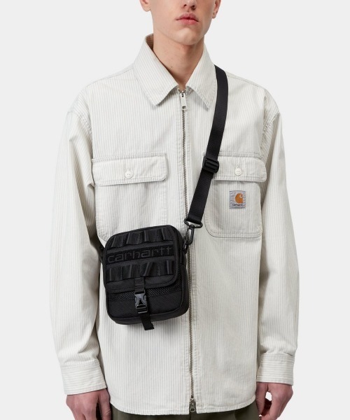 Carhartt WIP（カーハートダブリューアイピー）の「Carhartt WIP PRESCOTT SHOULDER POUCH（カーハートワークインプログレス プレスコットショルダーポーチ）（ショルダーバッグ・メンズ・オリーブ系/ブラック・ONE SIZE）」の2枚目の写真
