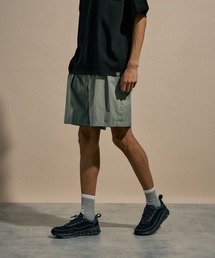 NUMERALS（ヌメラルズ）の「[NUMERALS]TWO TUCK WIDE SHORTS（その他パンツ）」