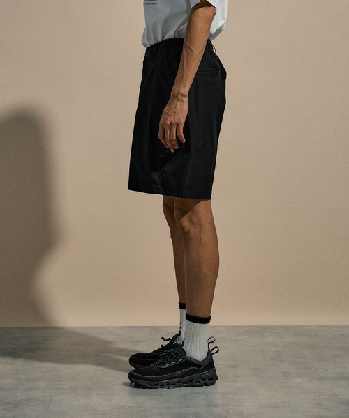NUMERALS（ヌメラルズ）の「[NUMERALS]TWO TUCK WIDE SHORTS（その他パンツ・メンズ・オリーブ/ブラック・LARGE/MEDIUM）」の17枚目の写真