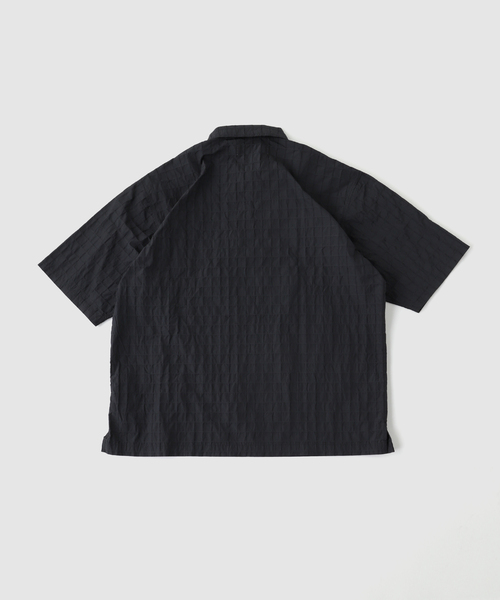 WISM（ウィズム）の「Metalwood Studio / メタルウッド スタジオ OVERSIZED SNAP TOP POLO（ポロシャツ・メンズ・ブラック/グリーン系その他・MEDIUM/LARGE）」の3枚目の写真