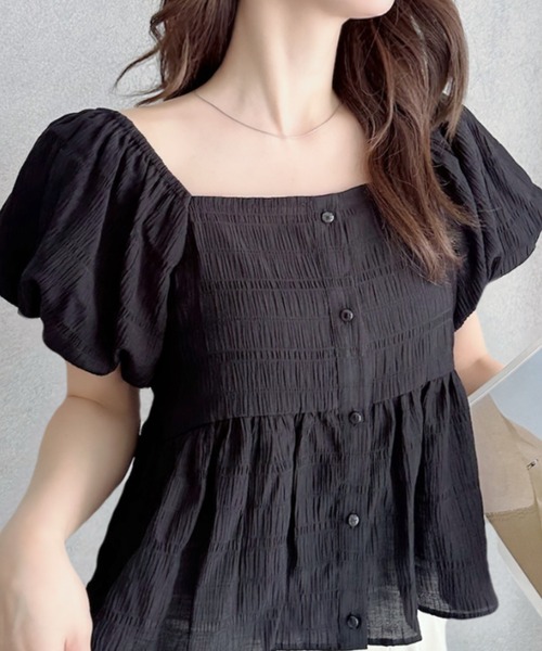 umune(ウムネ)の「パフスリーブ ブラウス バルーン袖 2way スクエアネック 半袖 ショート丈 無地 フェミニン 大人可愛い トップス 春夏(シャツ/ブラウス・レディース・ミント/ブラック/オフホワイト・FREE)」の2枚目の写真