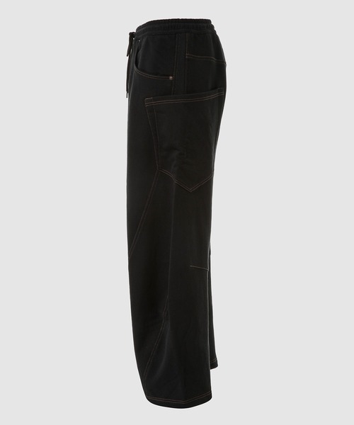 KHOKI(コッキ)の「3D cutting sweat pants(スウェットパンツ・メンズ・チャコール/ブラック・2)」の3枚目の写真