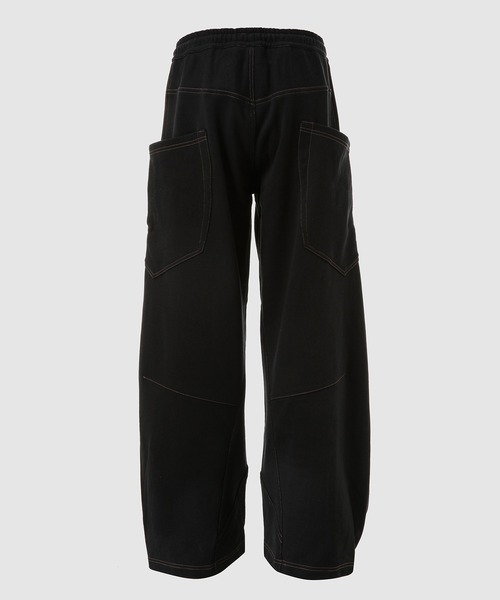 KHOKI(コッキ)の「3D cutting sweat pants(スウェットパンツ・メンズ・チャコール/ブラック・2)」の4枚目の写真
