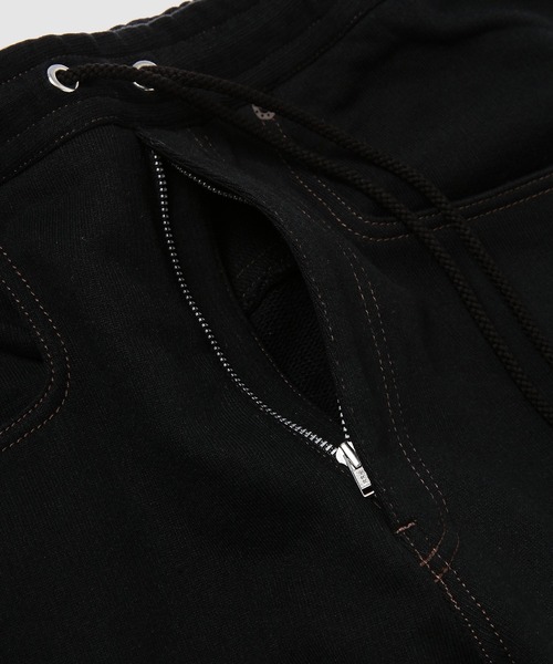KHOKI(コッキ)の「3D cutting sweat pants(スウェットパンツ・メンズ・チャコール/ブラック・2)」の9枚目の写真