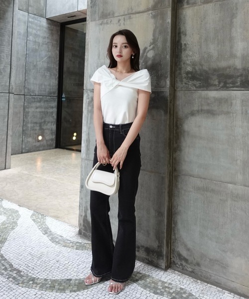 ORGUE(オルグ)の「Flare fit denim/フレアフィットデニム(デニムパンツ・レディース・ライトブルー/ブラック・SMALL/MEDIUM)」の3枚目の写真