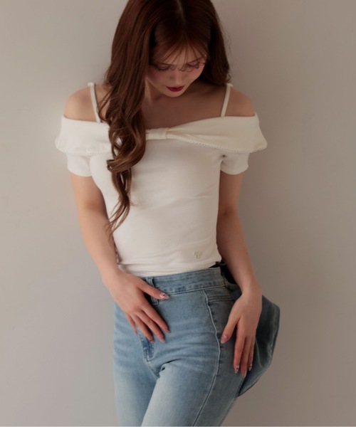 M DOLLY(エムドリー)の「Ribbon ruby off shoulder tops / リボンルビーオフショルダートップス(Tシャツ/カットソー・レディース・グレー/ホワイト/ピンク・FREE)」の4枚目の写真