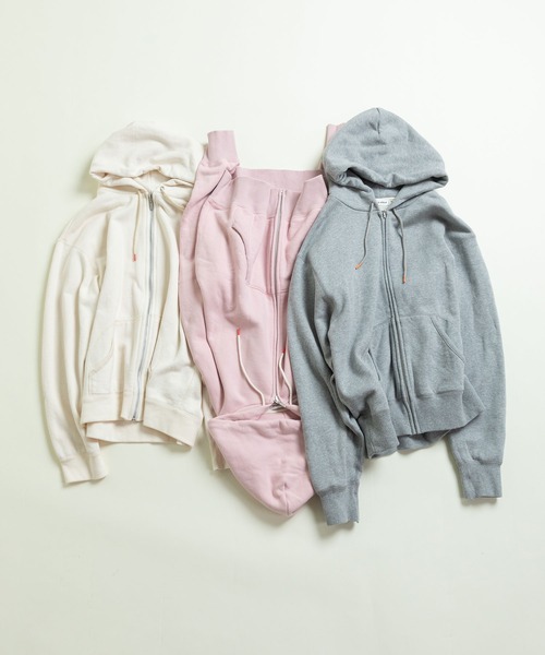 CHILD WOMAN(チャイルドウーマン)の「30/10裏毛フードzipパーカー(セットアップ対応)(パーカー・レディース・グレー/アイボリー/ピンク・FREE)」の4枚目の写真