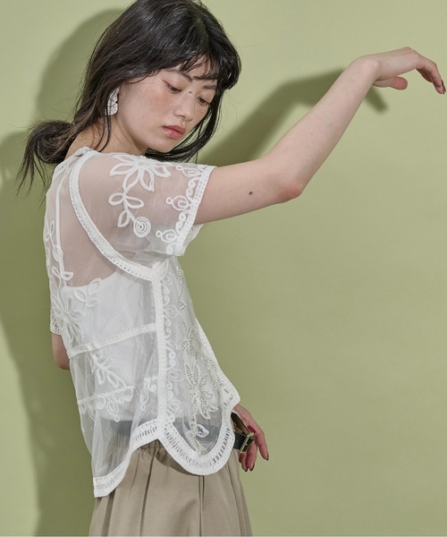 THE YOn（ザヨン）の「フラワービーズ刺繍チュールシアーブラウス（シャツ/ブラウス・レディース・ブラック/オフホワイト・FREE）」の6枚目の写真