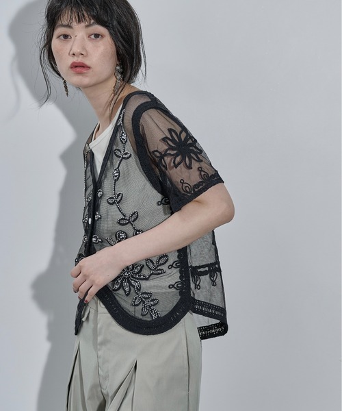 THE YOn（ザヨン）の「フラワービーズ刺繍チュールシアーブラウス（シャツ/ブラウス・レディース・ブラック/オフホワイト・FREE）」の17枚目の写真