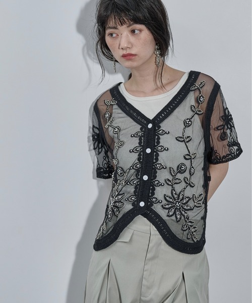 THE YOn（ザヨン）の「フラワービーズ刺繍チュールシアーブラウス（シャツ/ブラウス・レディース・ブラック/オフホワイト・FREE）」の16枚目の写真