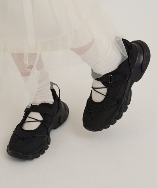 w closet(ダブルクローゼット)の「レースアップスニーカー(その他シューズ・レディース・ブラック/グレー・LARGE/MEDIUM)」の5枚目の写真