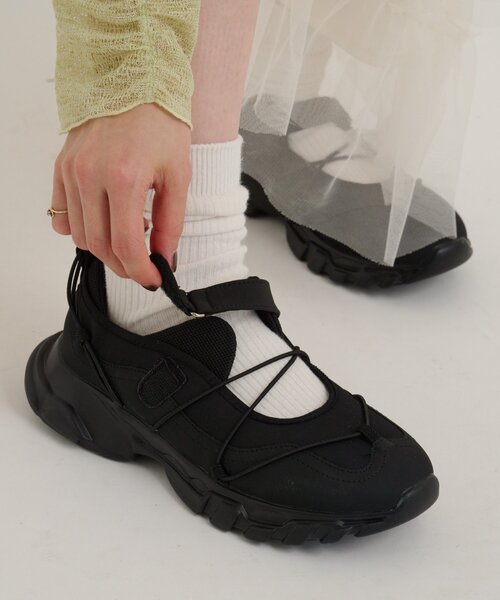 w closet(ダブルクローゼット)の「レースアップスニーカー(その他シューズ・レディース・ブラック/グレー・LARGE/MEDIUM)」の6枚目の写真