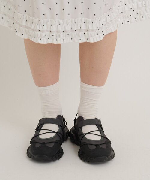 w closet(ダブルクローゼット)の「レースアップスニーカー(その他シューズ・レディース・ブラック/グレー・LARGE/MEDIUM)」の7枚目の写真