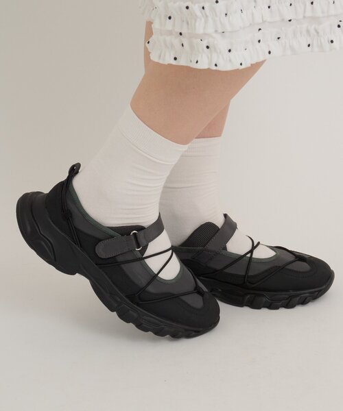 w closet(ダブルクローゼット)の「レースアップスニーカー(その他シューズ・レディース・ブラック/グレー・LARGE/MEDIUM)」の8枚目の写真