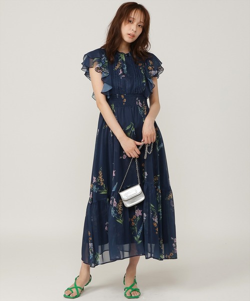 AND COUTURE(アンドクチュール)の「ノースリーブボタニカルワンピース(ワンピース・レディース・イエロー系その他/ホワイト系その他/ブルー系その他・FREE)」の3枚目の写真