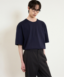TNGT（ティーエヌジーティー）の「エッセンシャル ラウンドネック Tシャツ (ネイビー) TNTS5E206N2（Tシャツ/カットソー）」