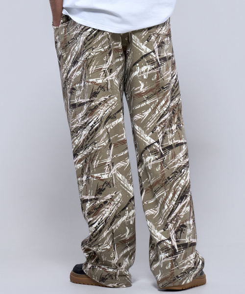 PHYSICAL GARMENTS（フィジカルガーメンツ）の「P2594 シグネチャーカモワイドパンツ [2色]（スウェットパンツ・メンズ・グレー系カモフラージュ/ブラウン系カモフラージュ・1/2）」の4枚目の写真