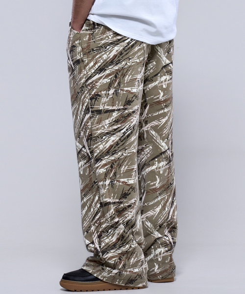 PHYSICAL GARMENTS（フィジカルガーメンツ）の「P2594 シグネチャーカモワイドパンツ [2色]（スウェットパンツ・メンズ・グレー系カモフラージュ/ブラウン系カモフラージュ・1/2）」の5枚目の写真