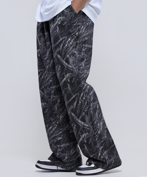 PHYSICAL GARMENTS（フィジカルガーメンツ）の「P2594 シグネチャーカモワイドパンツ [2色]（スウェットパンツ・メンズ・グレー系カモフラージュ/ブラウン系カモフラージュ・1/2）」の10枚目の写真